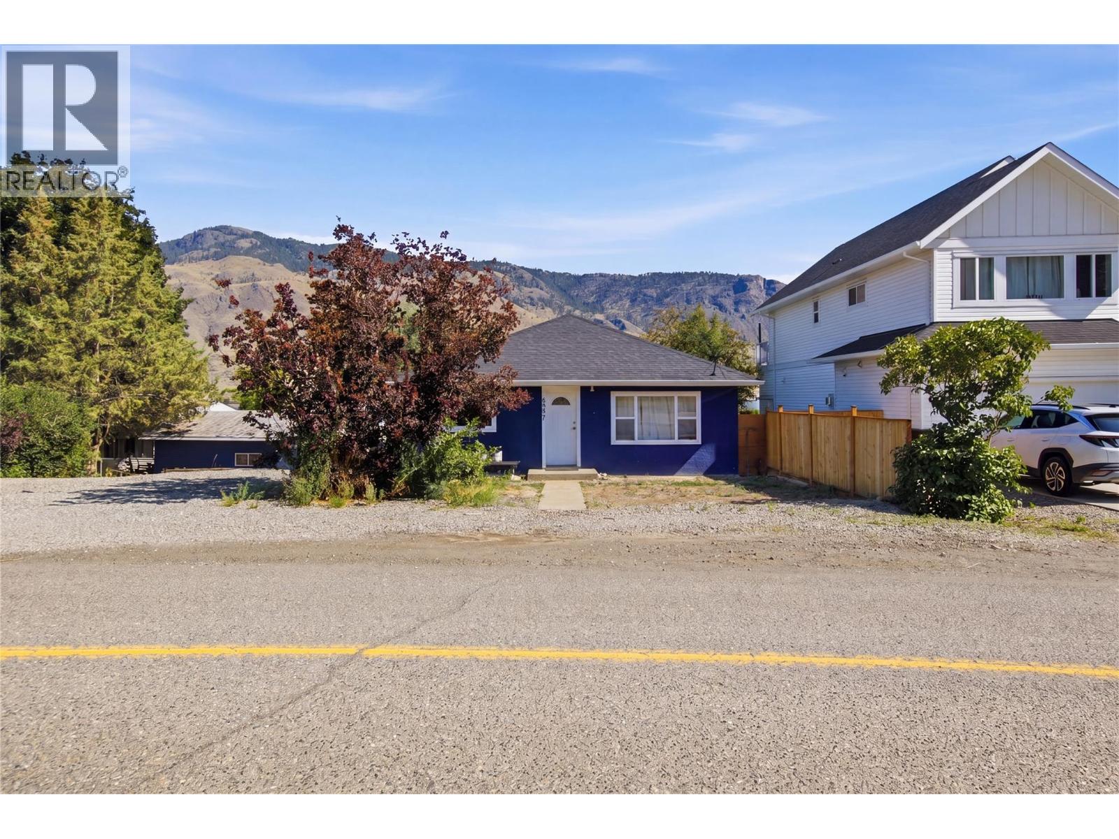 6507 Savona Access Road Property Photo