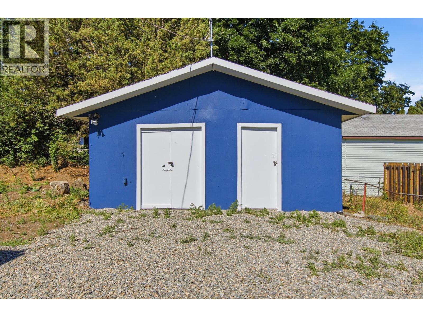 6507 Savona Access Road Property Photo 5