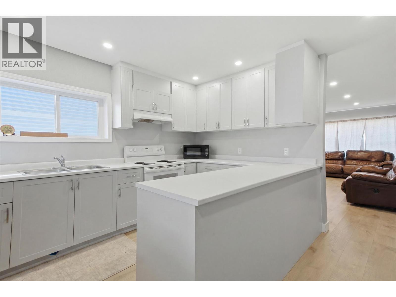 6507 Savona Access Road Property Photo 21