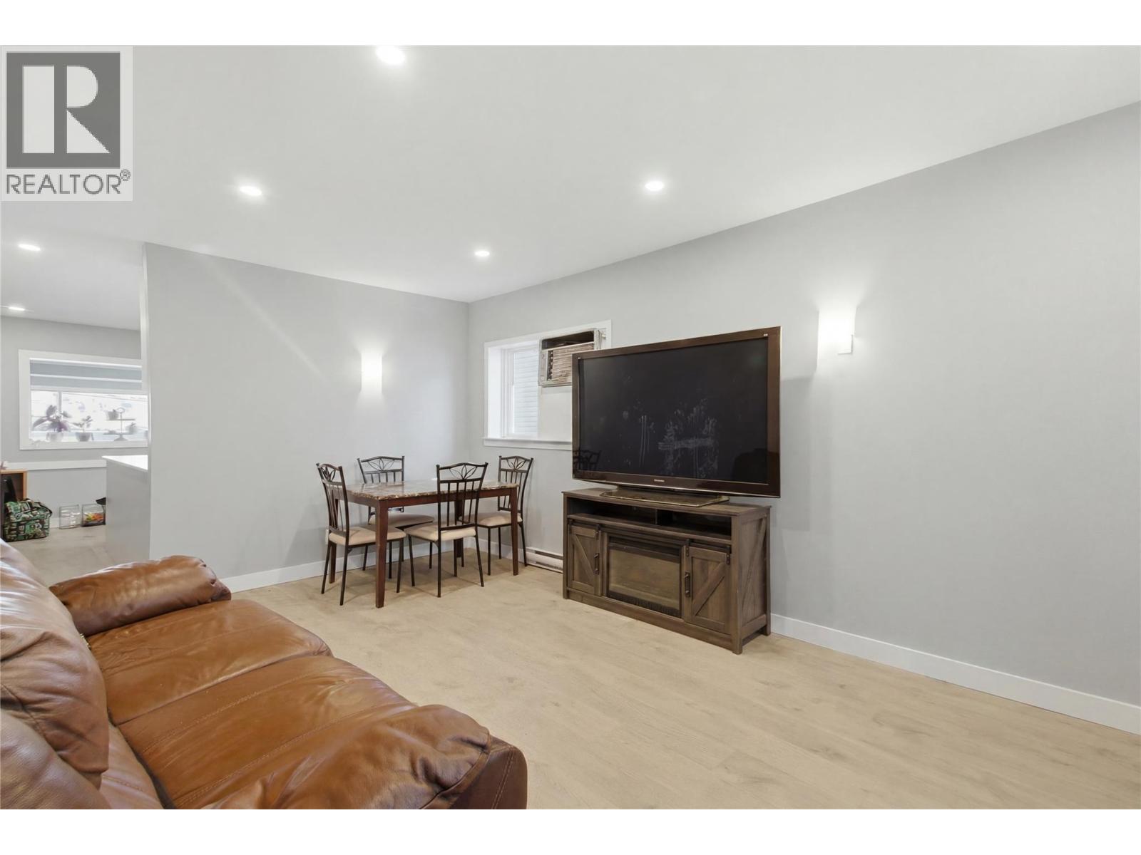 6507 Savona Access Road Property Photo 22