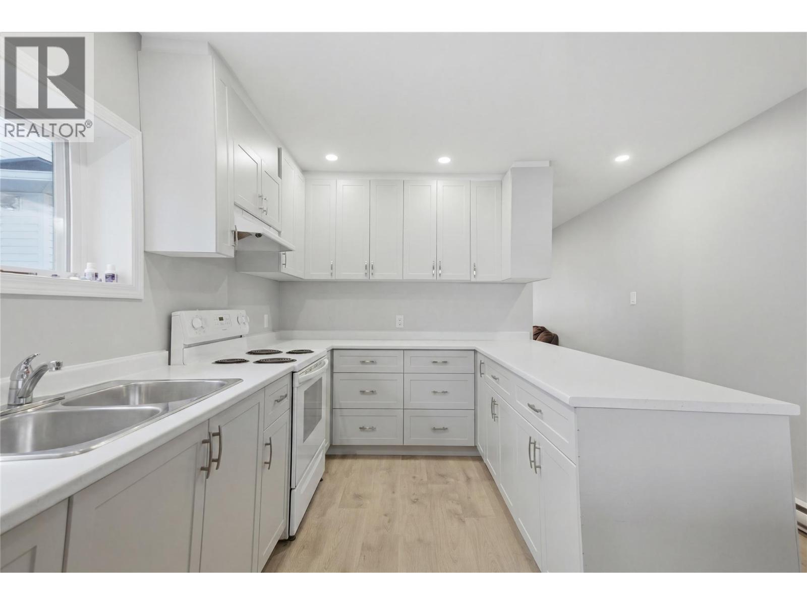 6507 Savona Access Road Property Photo 23