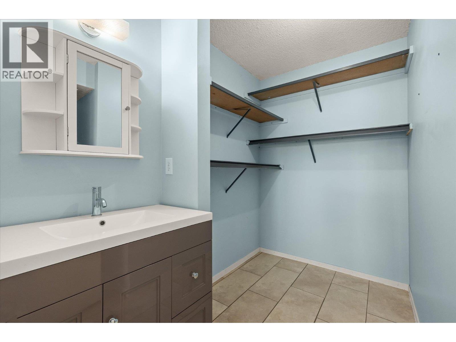 880 Badke Road Unit# 203a Property Photo 22