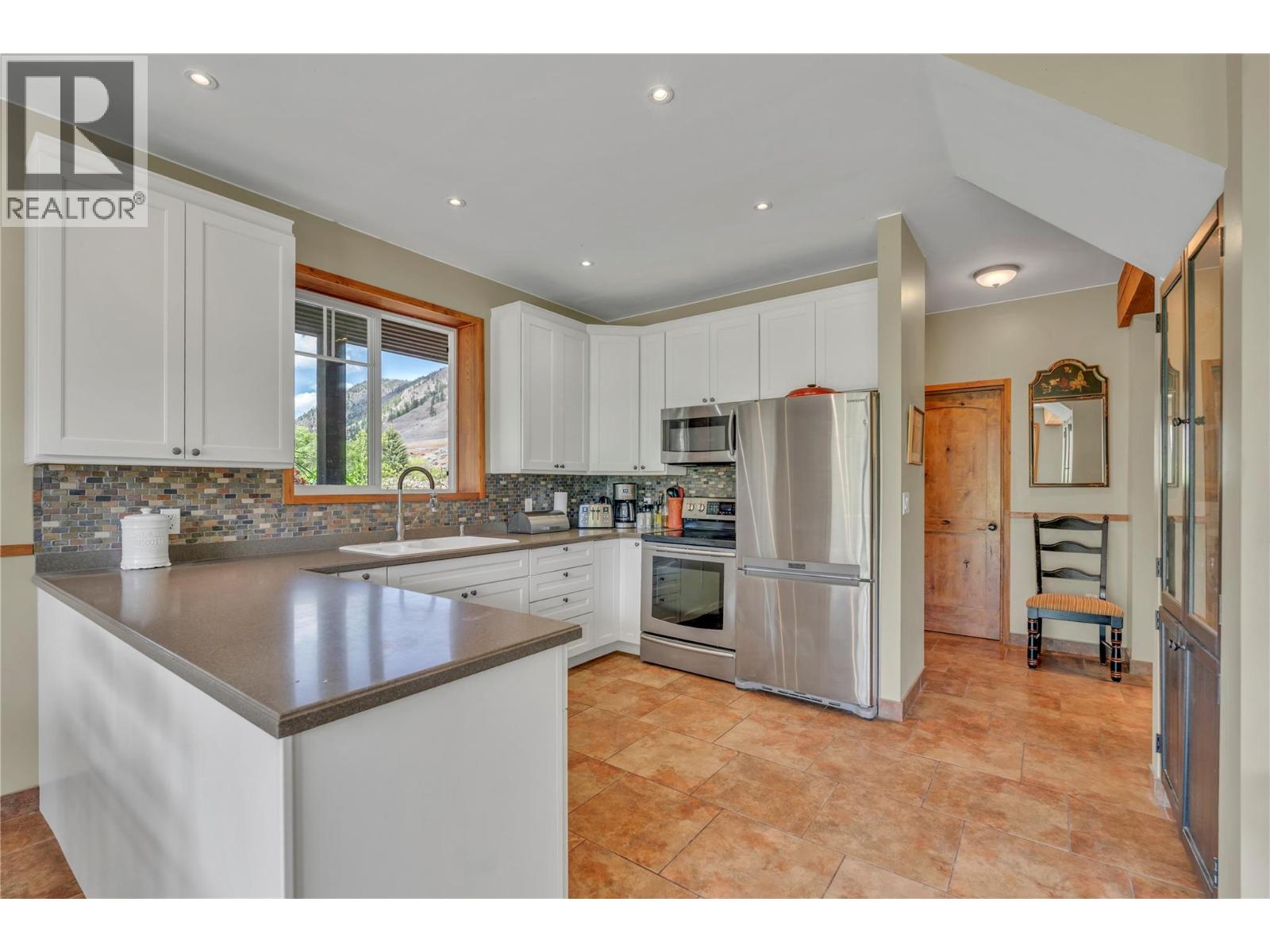 2795 Liddicoat Road Property Photo 8