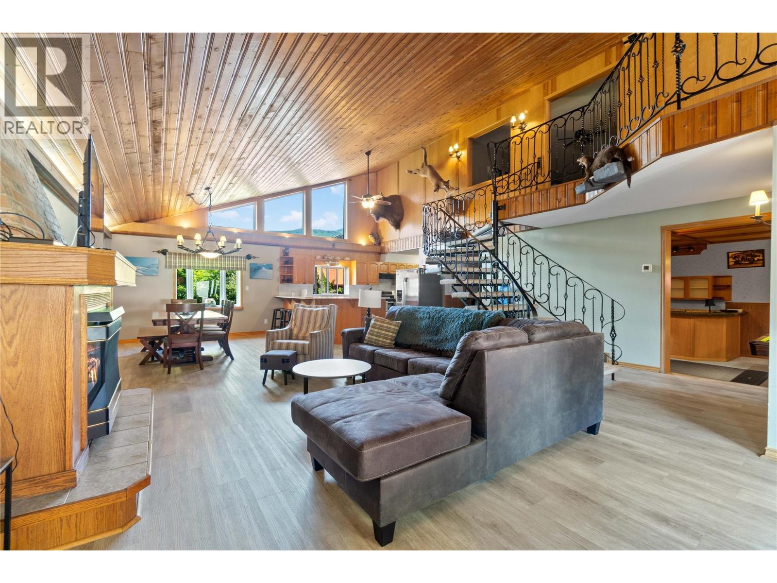 2054 Trans Canada Highway Property Photo 32