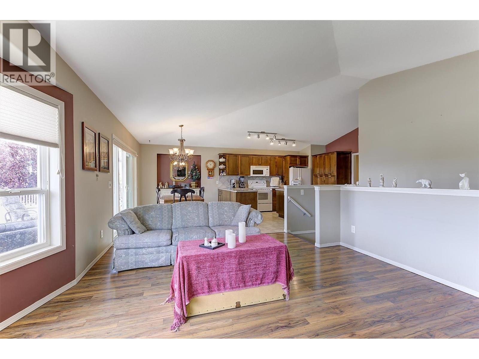 3684 Morningside Drive Property Photo 5