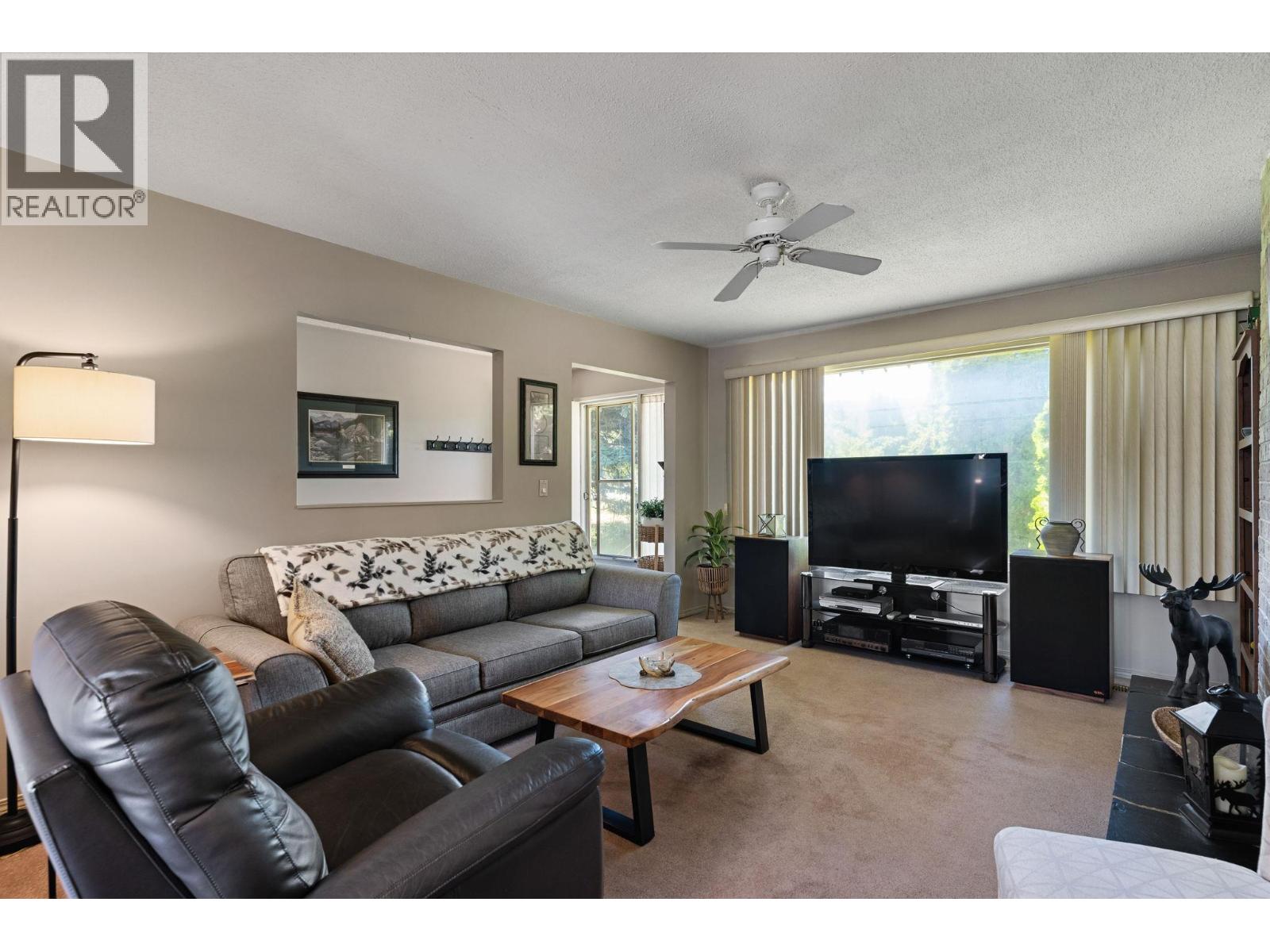 844 Hubbard Road Property Photo 3