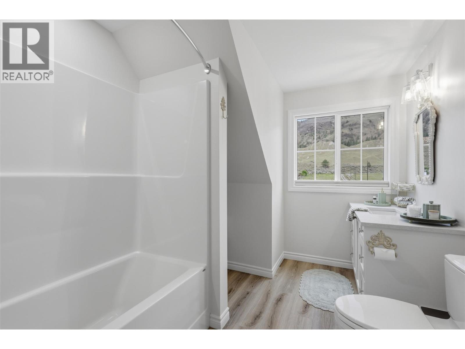 3724 Shuswap Road Property Photo 54
