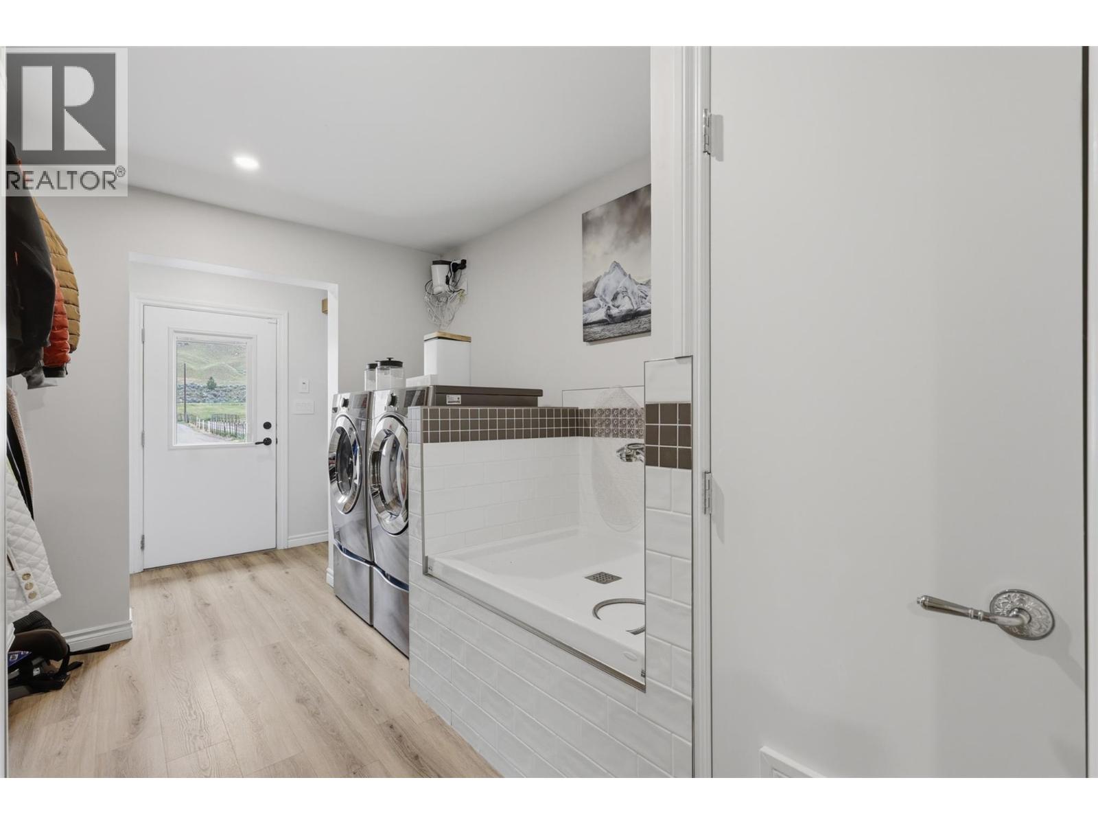 3724 Shuswap Road Property Photo 68