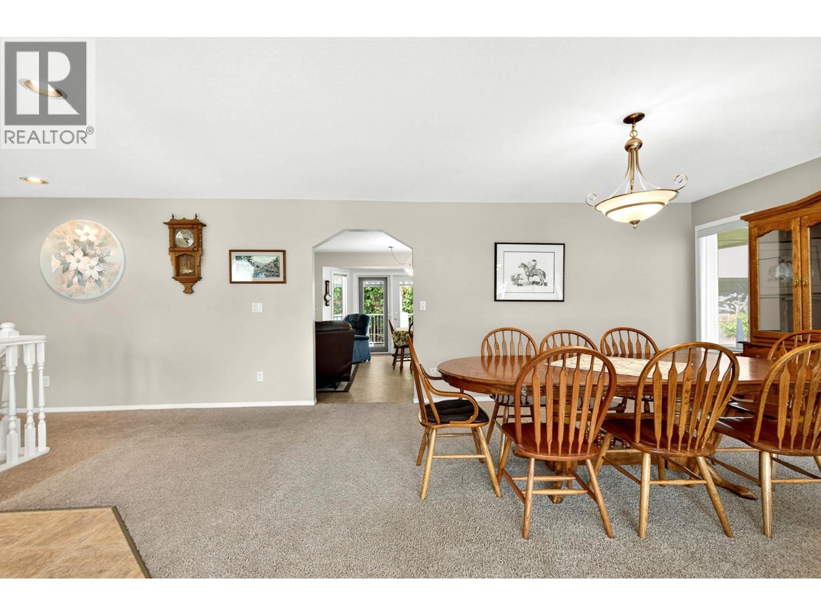 900 Windbreak Street Property Photo 6