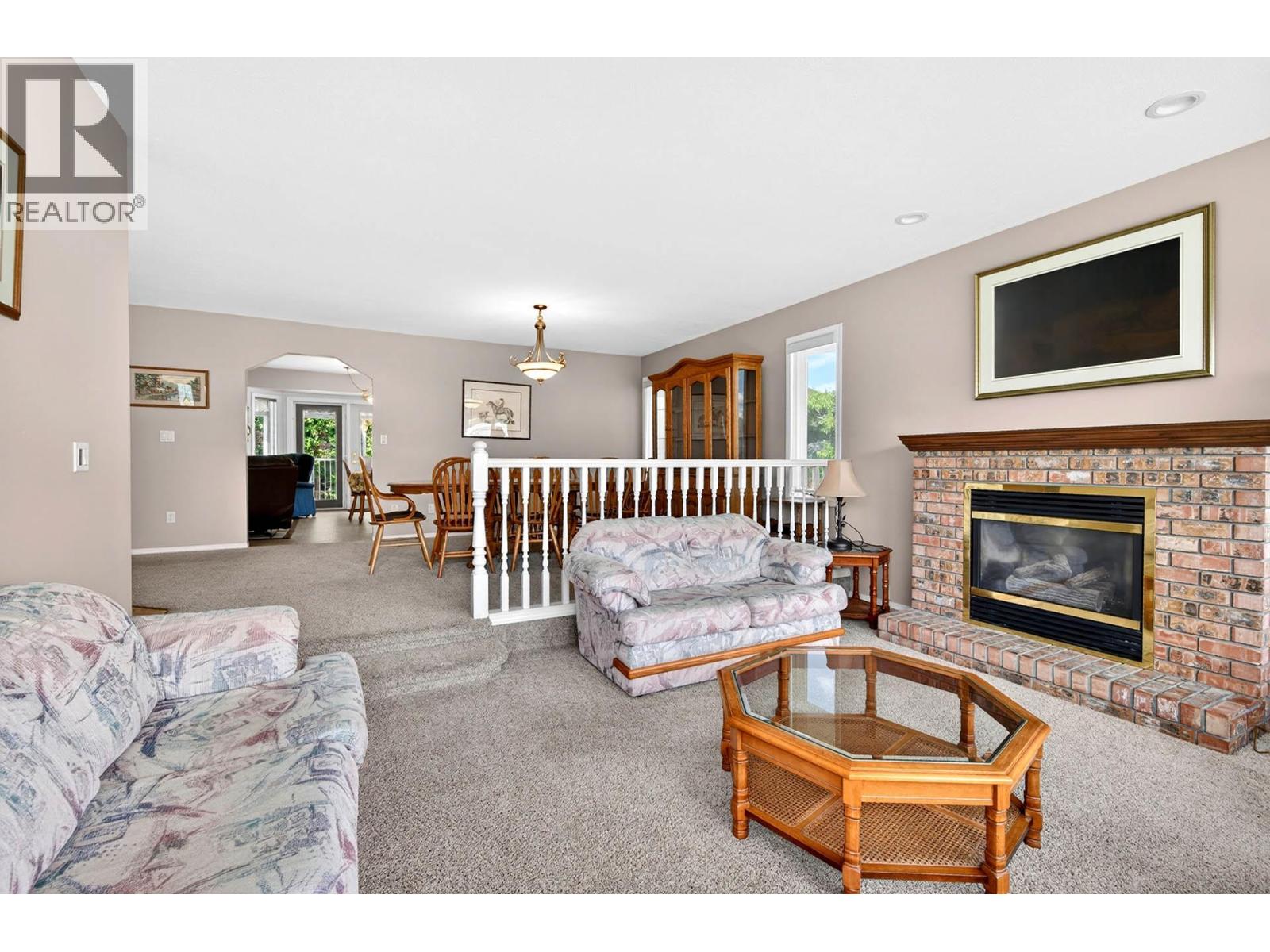 900 Windbreak Street Property Photo 10
