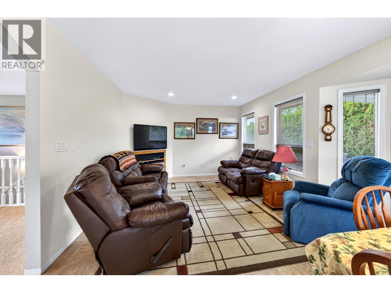 900 Windbreak Street Property Photo 15