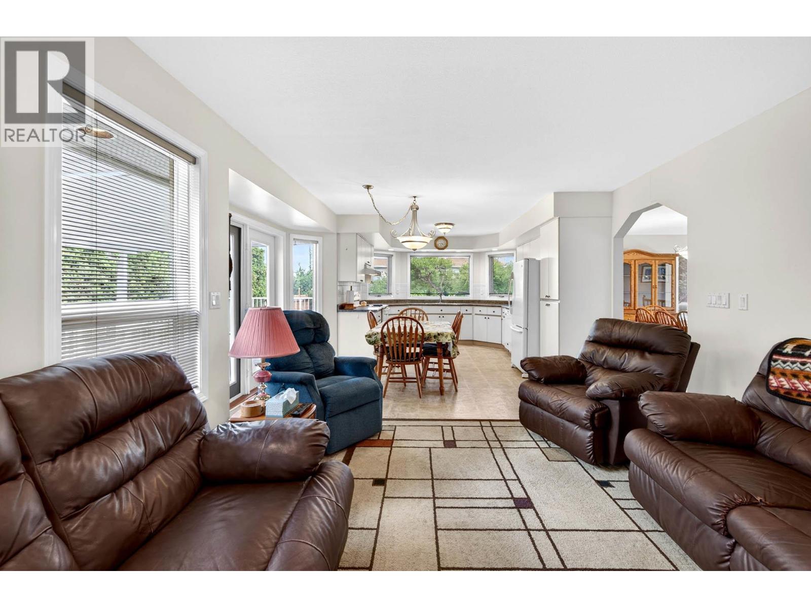 900 Windbreak Street Property Photo 16
