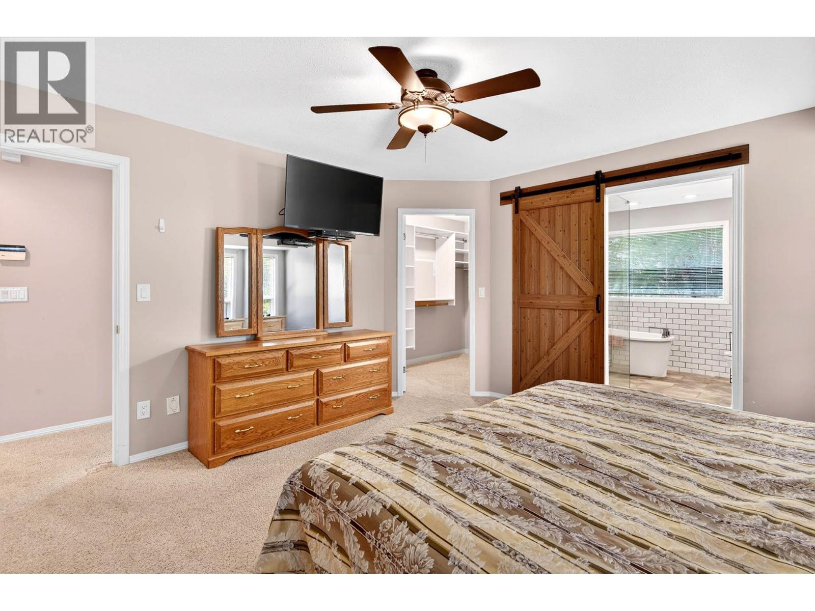 900 Windbreak Street Property Photo 20