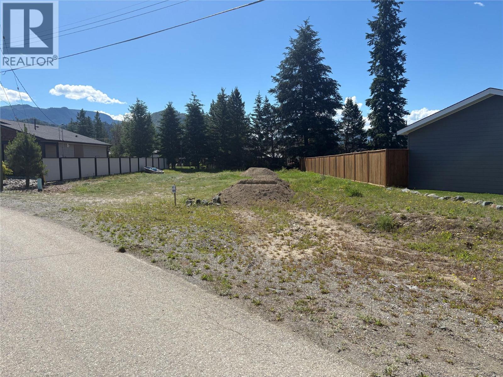 444 CLARY Road Property Photo 1