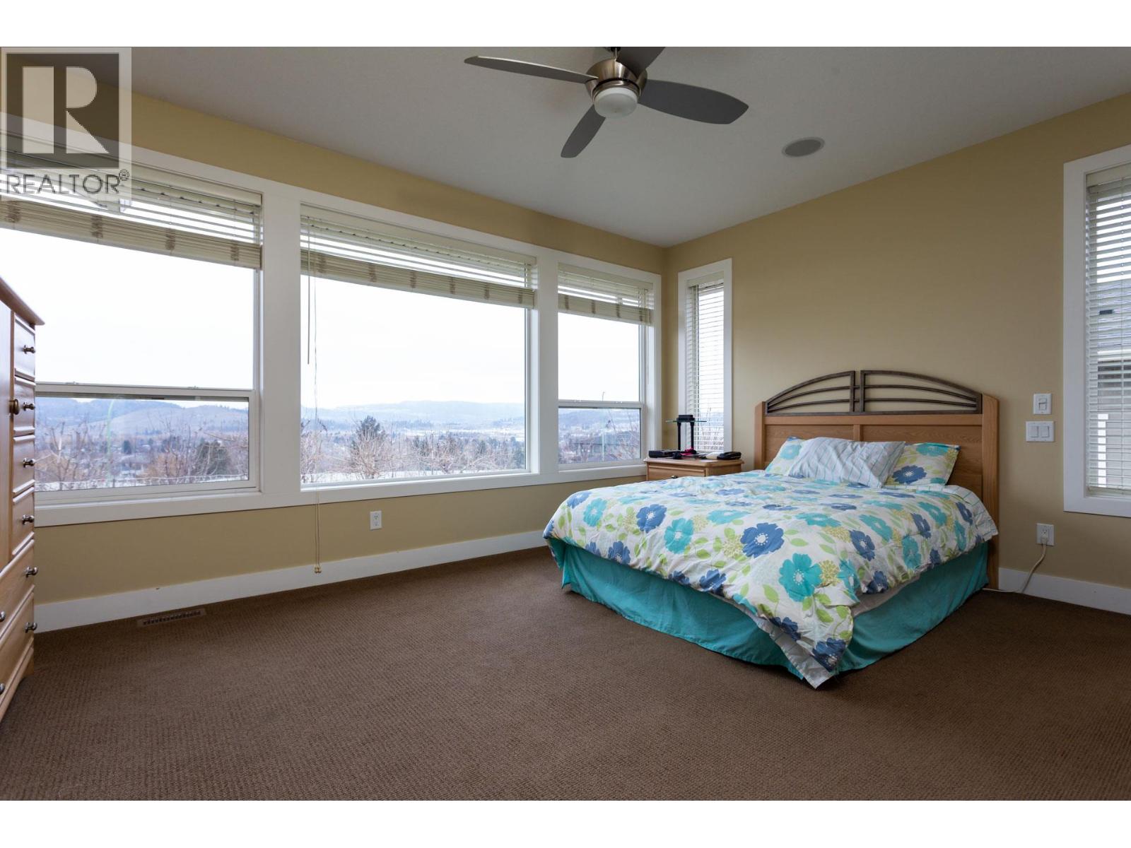 833 Mccurdy Road E Property Photo 16