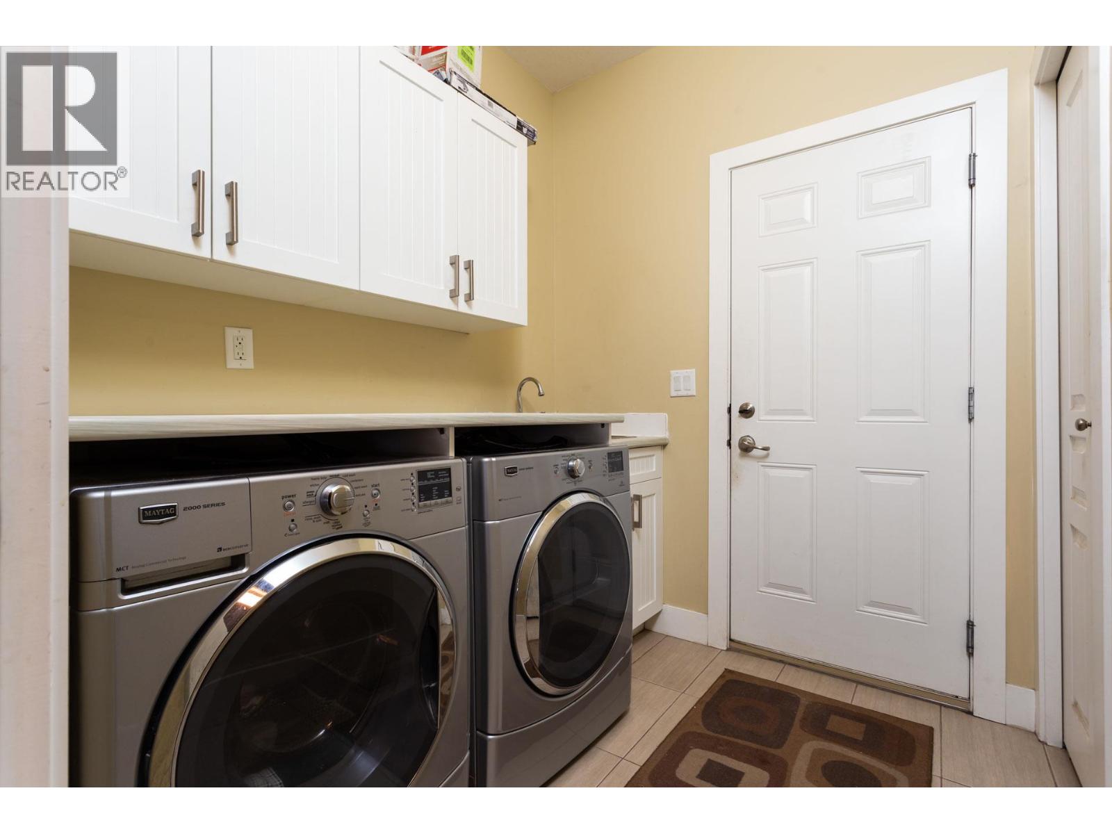 833 Mccurdy Road E Property Photo 22