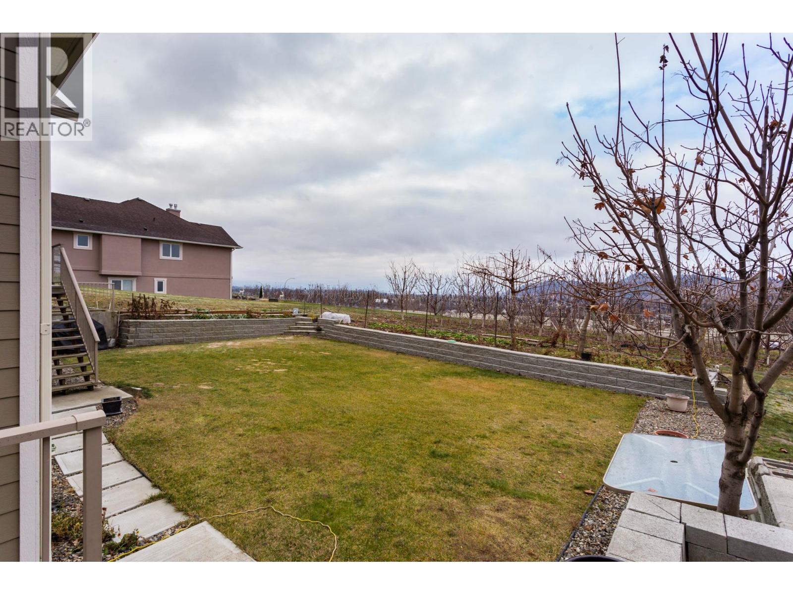 833 Mccurdy Road E Property Photo 27