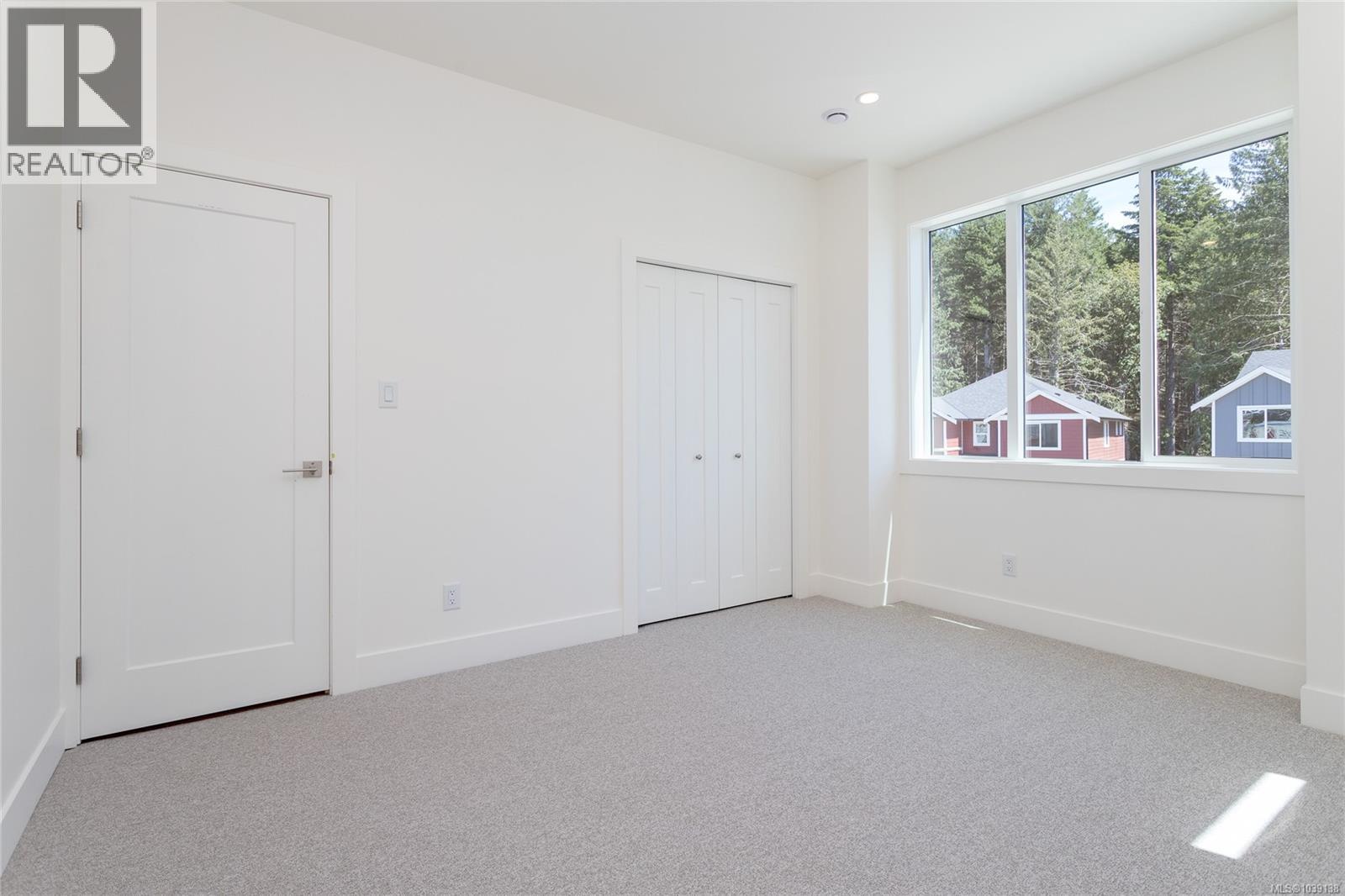 2171 Bellflower Dr Property Photo 24
