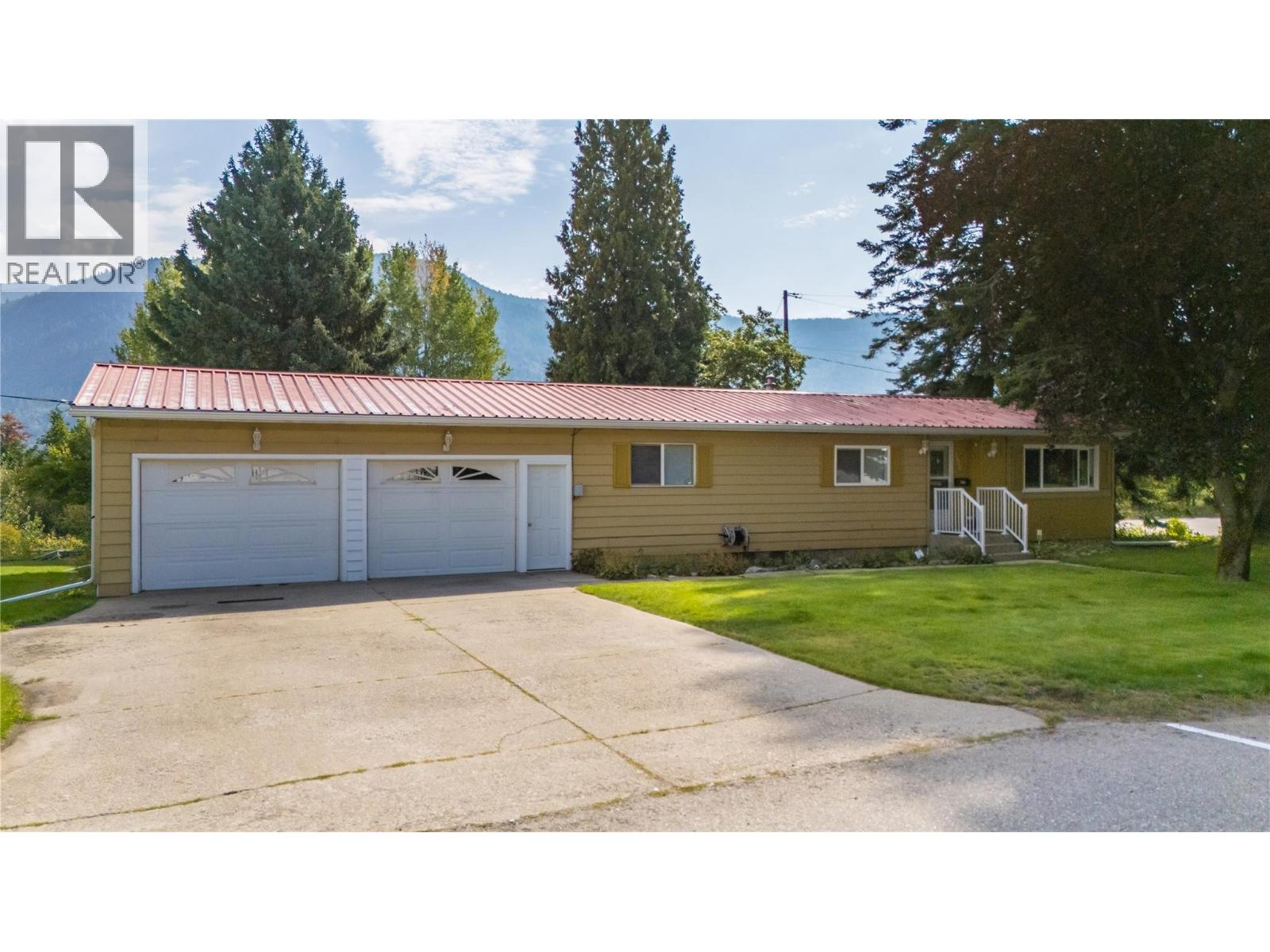 2625 6th Avenue Property Photo 2