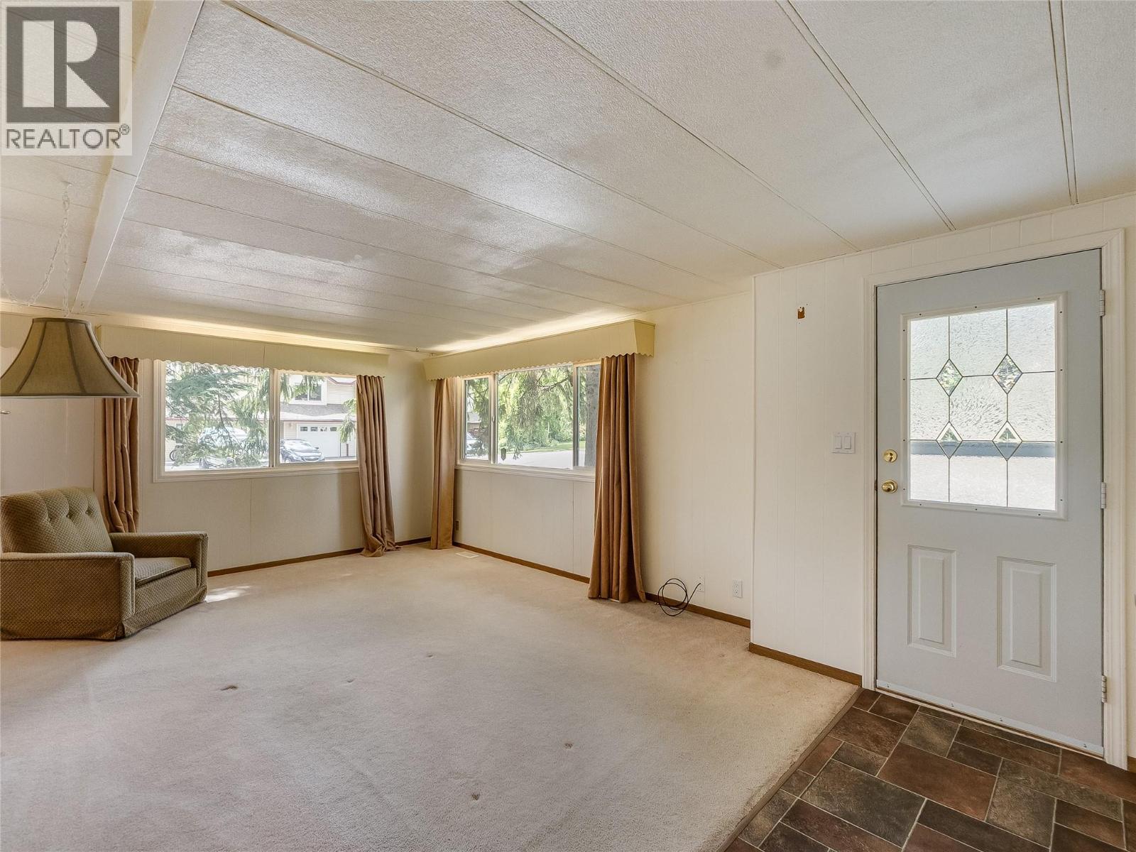 2625 6th Avenue Property Photo 8