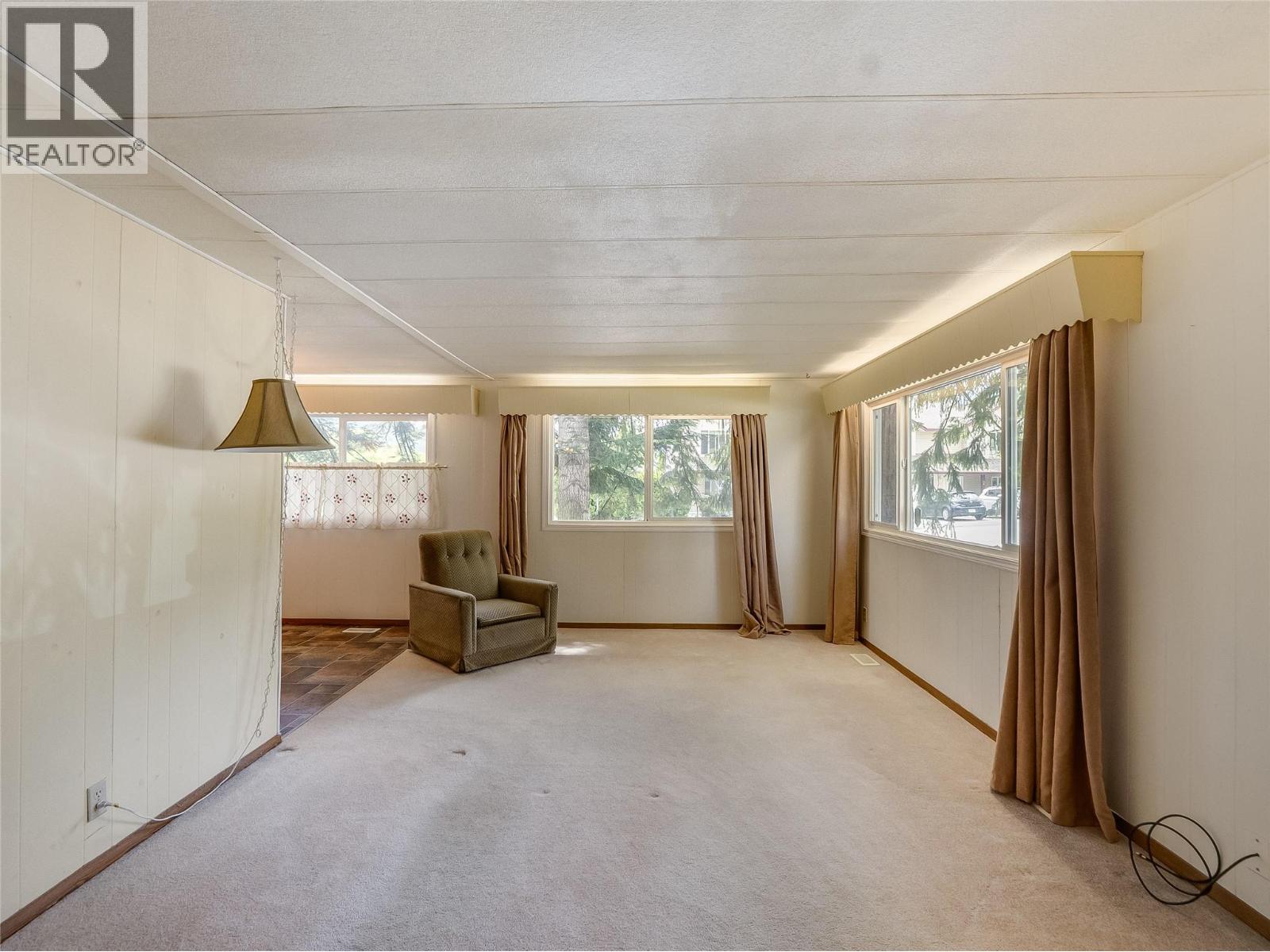 2625 6th Avenue Property Photo 11