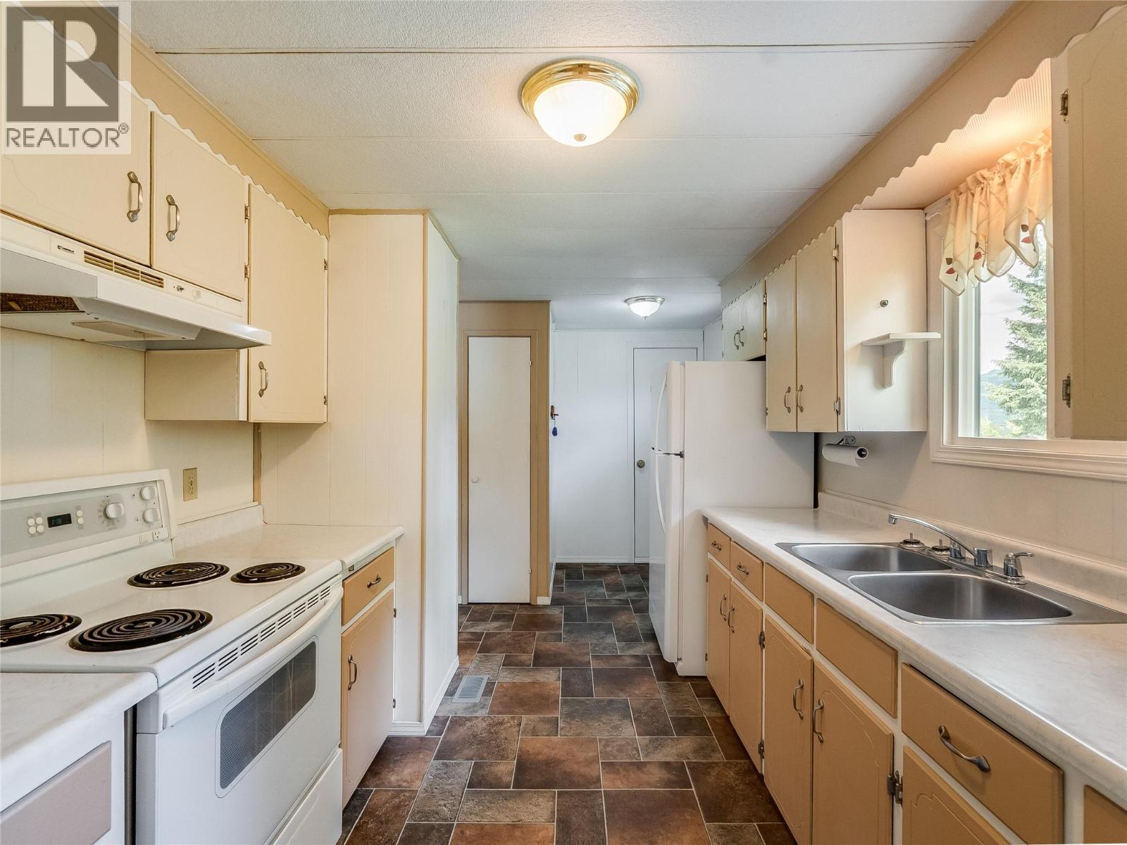 2625 6th Avenue Property Photo 14