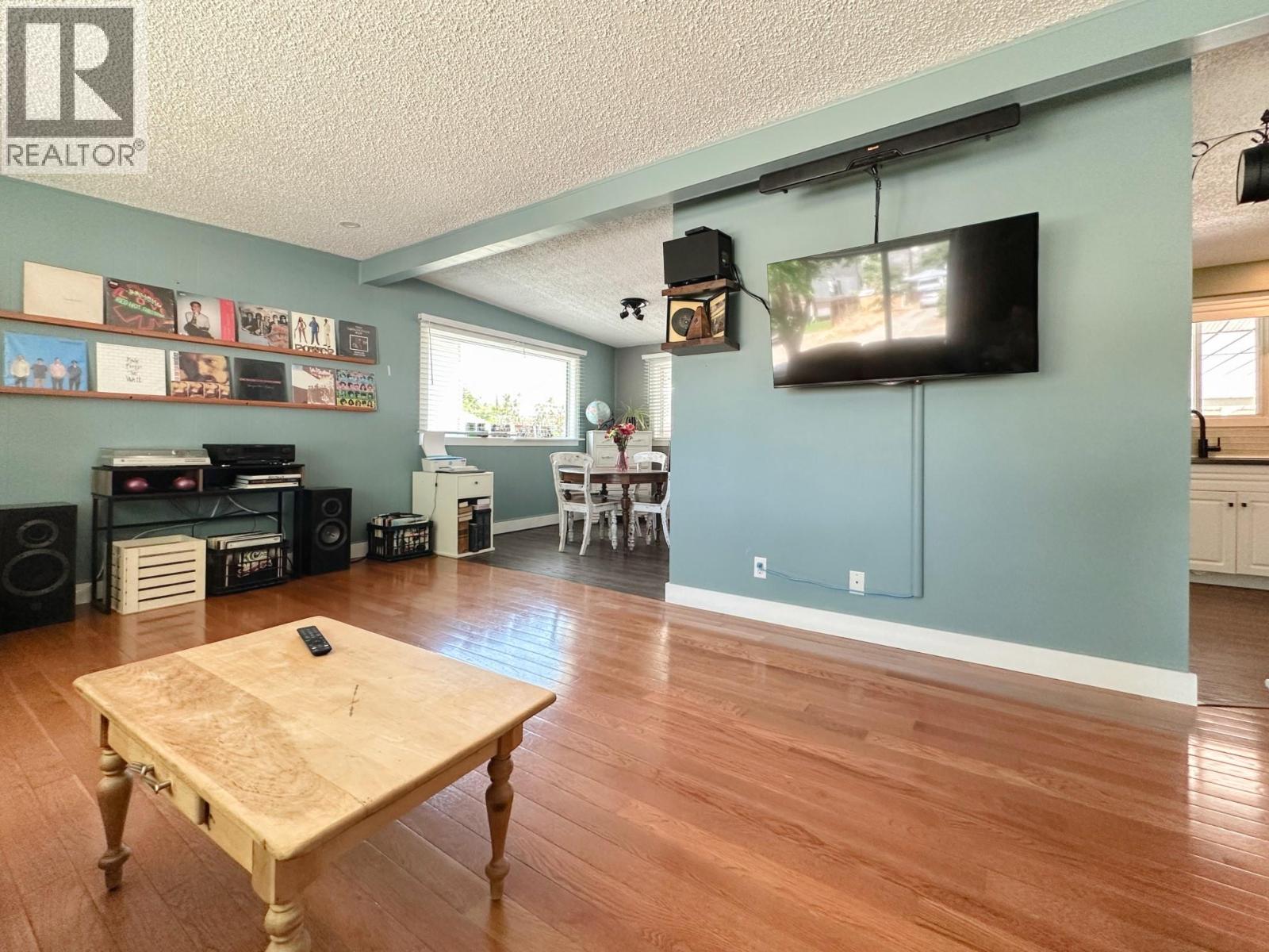 8505 70th Avenue Property Photo 3