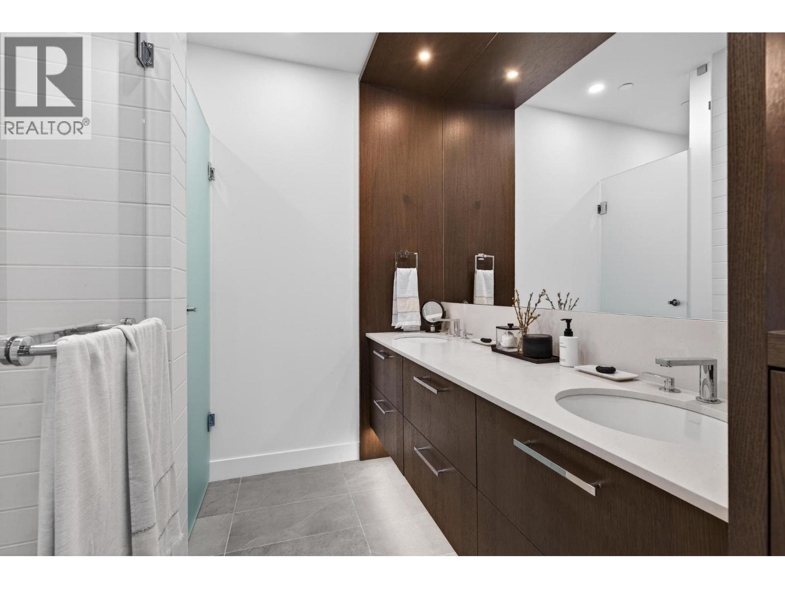 3389 Lakeshore Road Unit# 314 Property Photo 17
