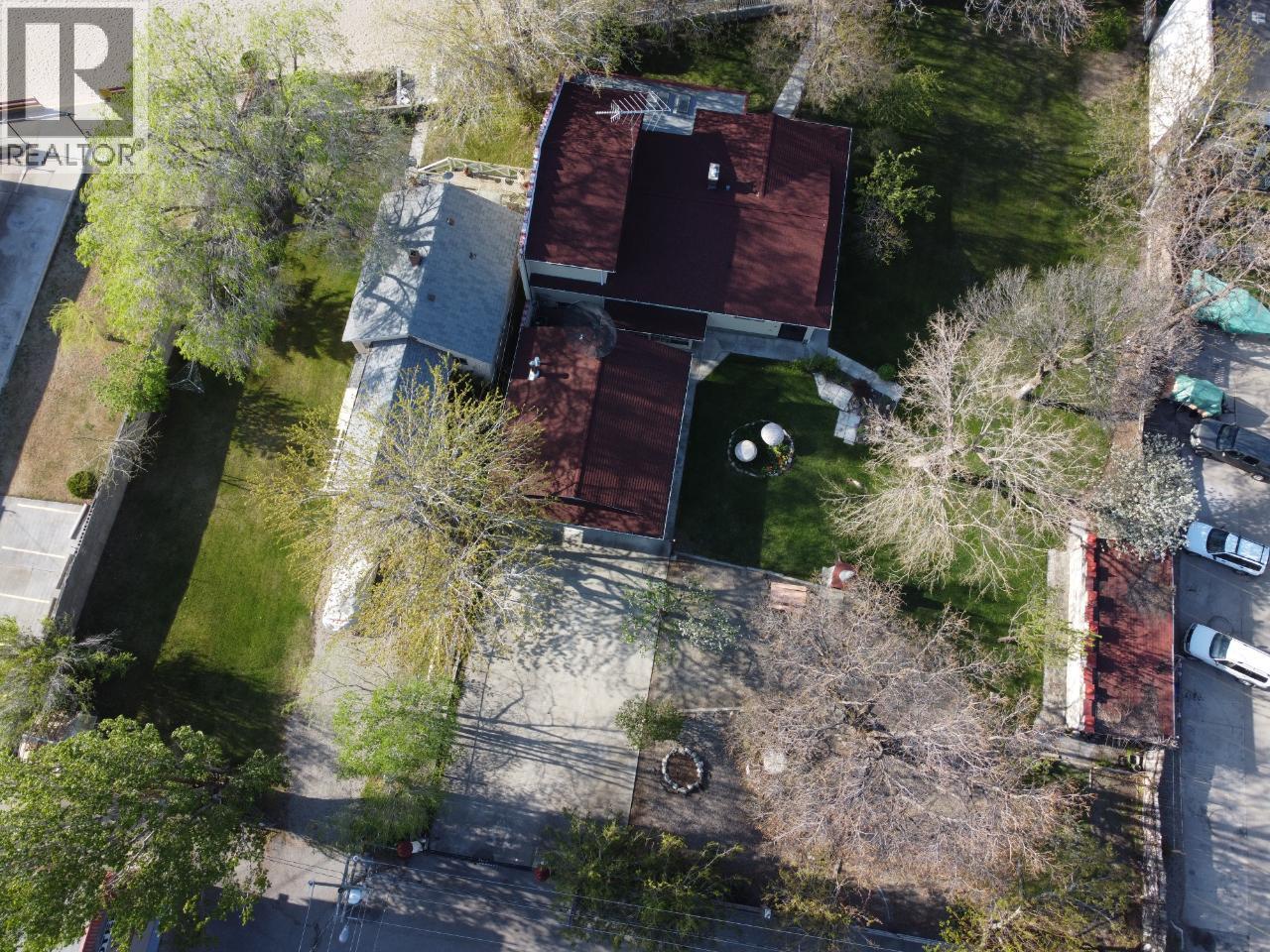 6906-6908 Ponderosa Drive Property Photo 6