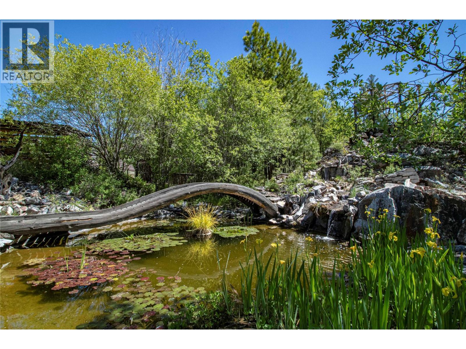 2263 Carmi Road Property Photo 4