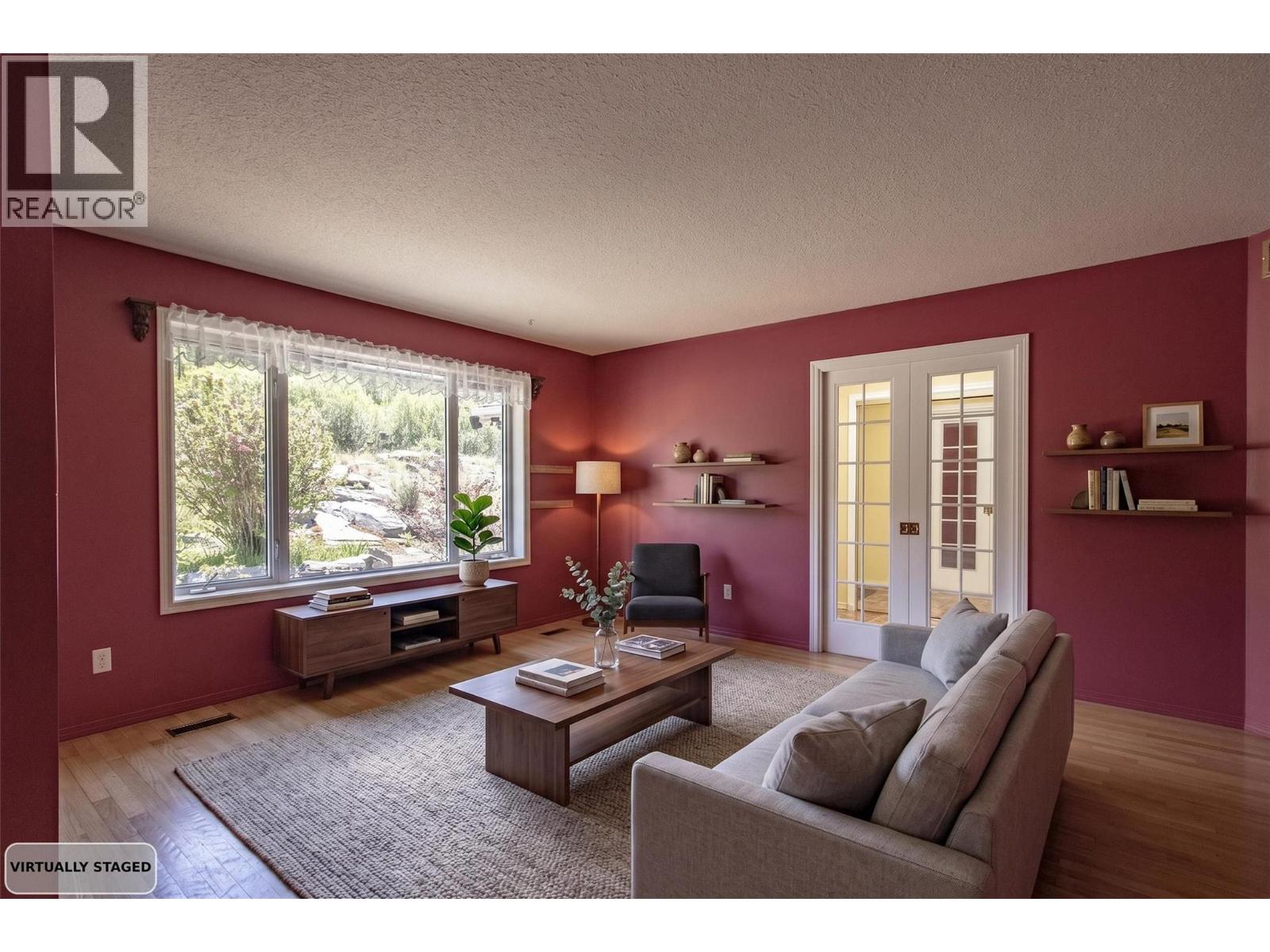 2263 Carmi Road Property Photo 8
