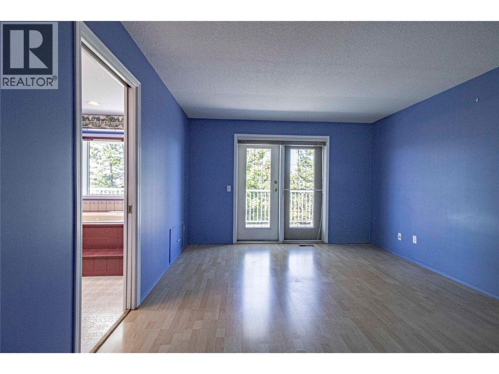 2263 Carmi Road Property Photo 15