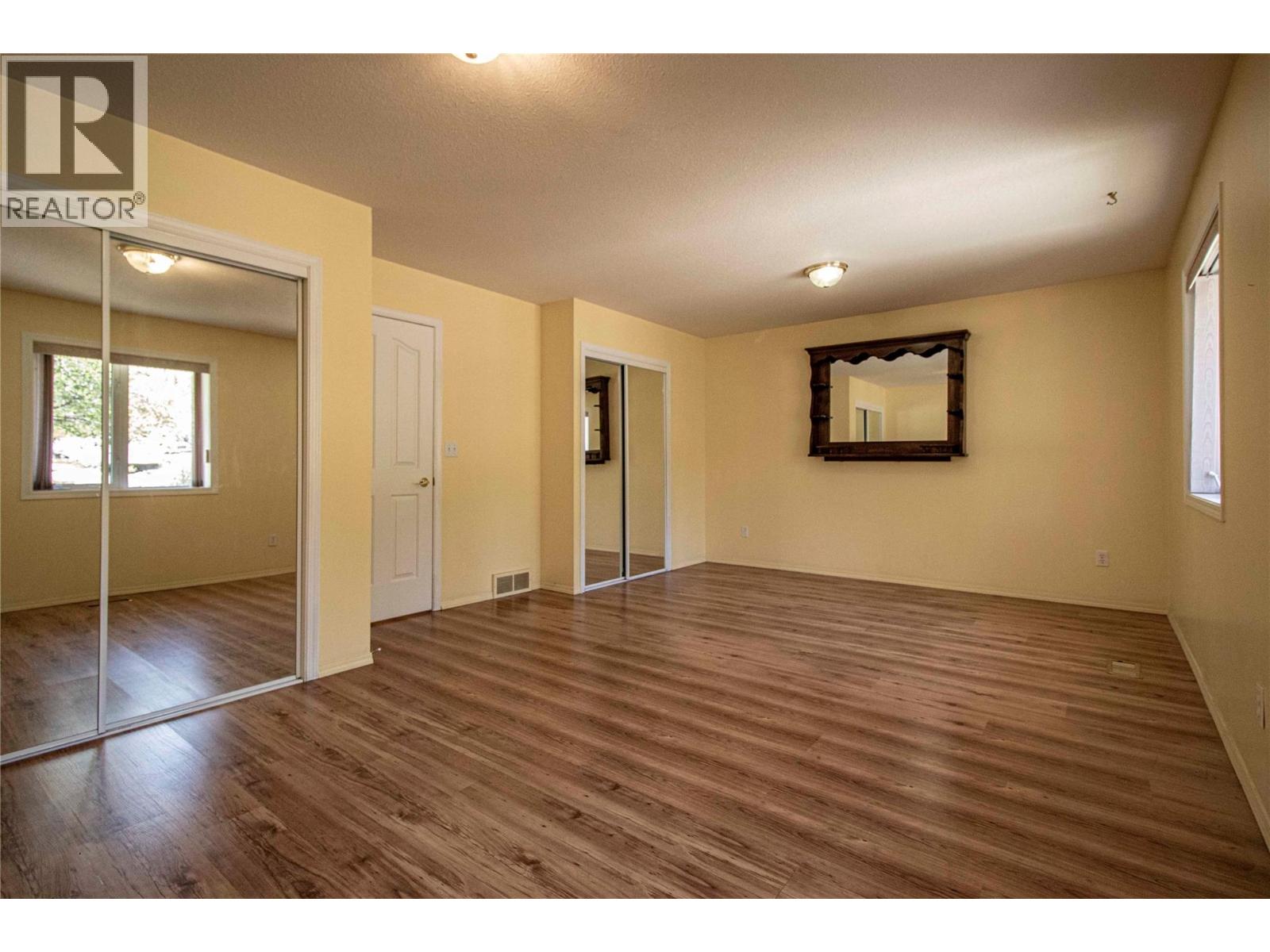 2263 Carmi Road Property Photo 20