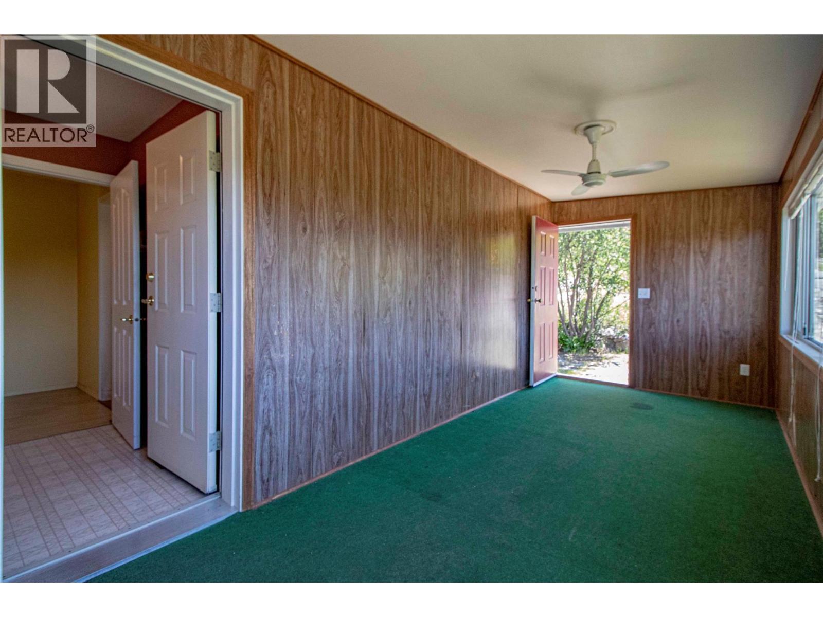 2263 Carmi Road Property Photo 22
