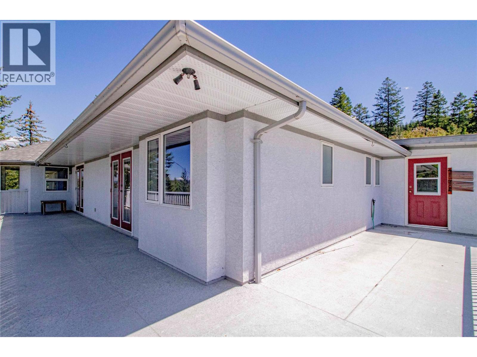2263 Carmi Road Property Photo 24
