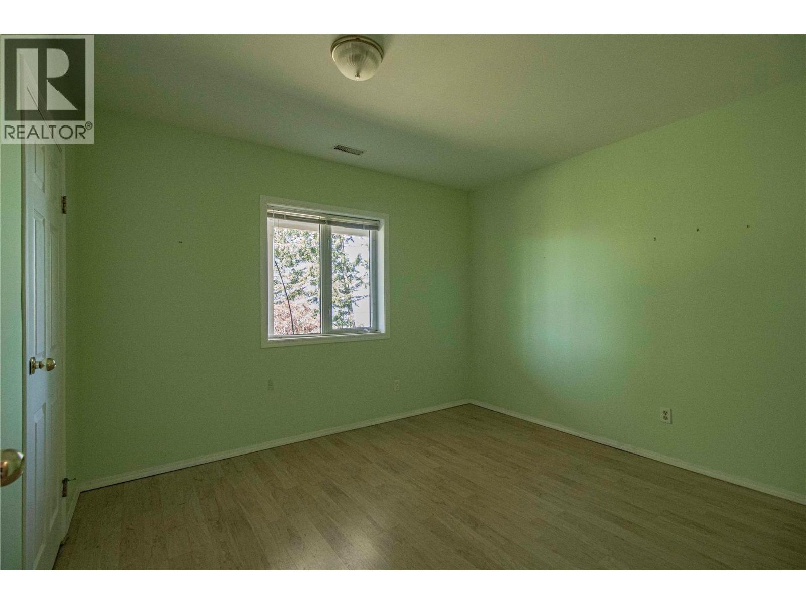 2263 Carmi Road Property Photo 32