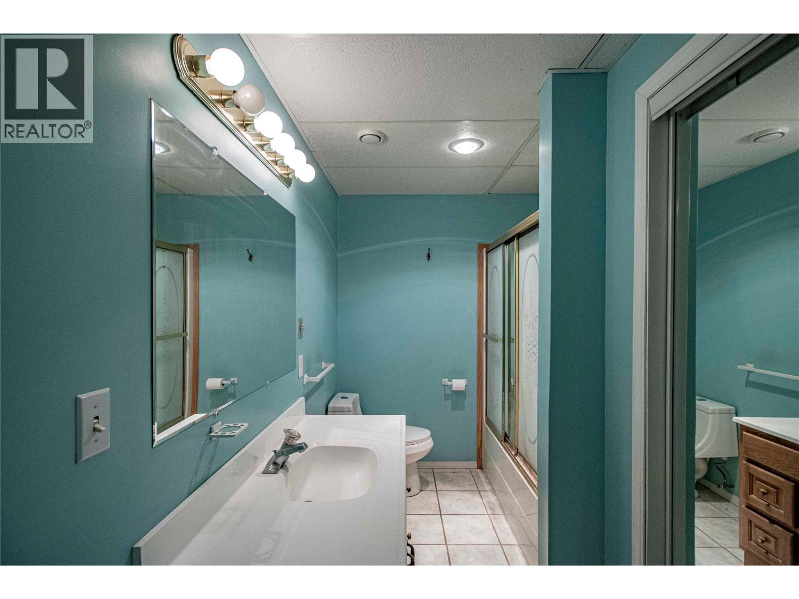2263 Carmi Road Property Photo 33