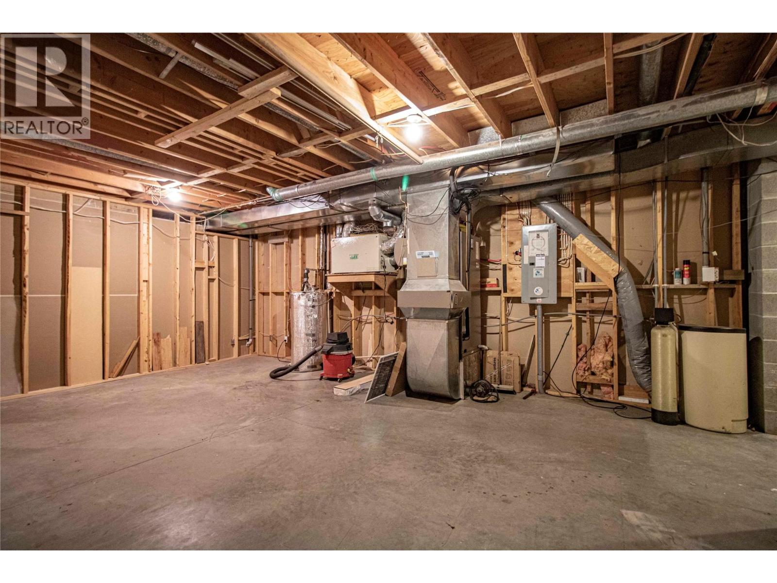 2263 Carmi Road Property Photo 36
