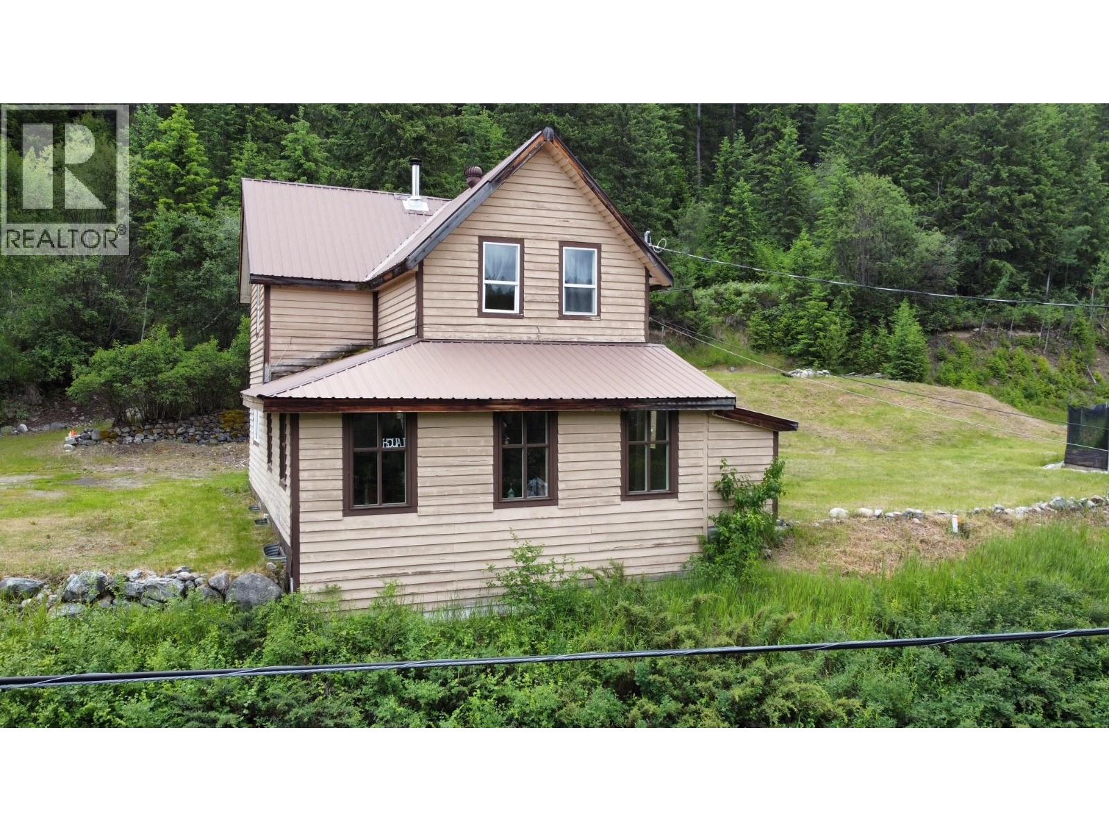 456 Long Lake Avenue Property Photo 1