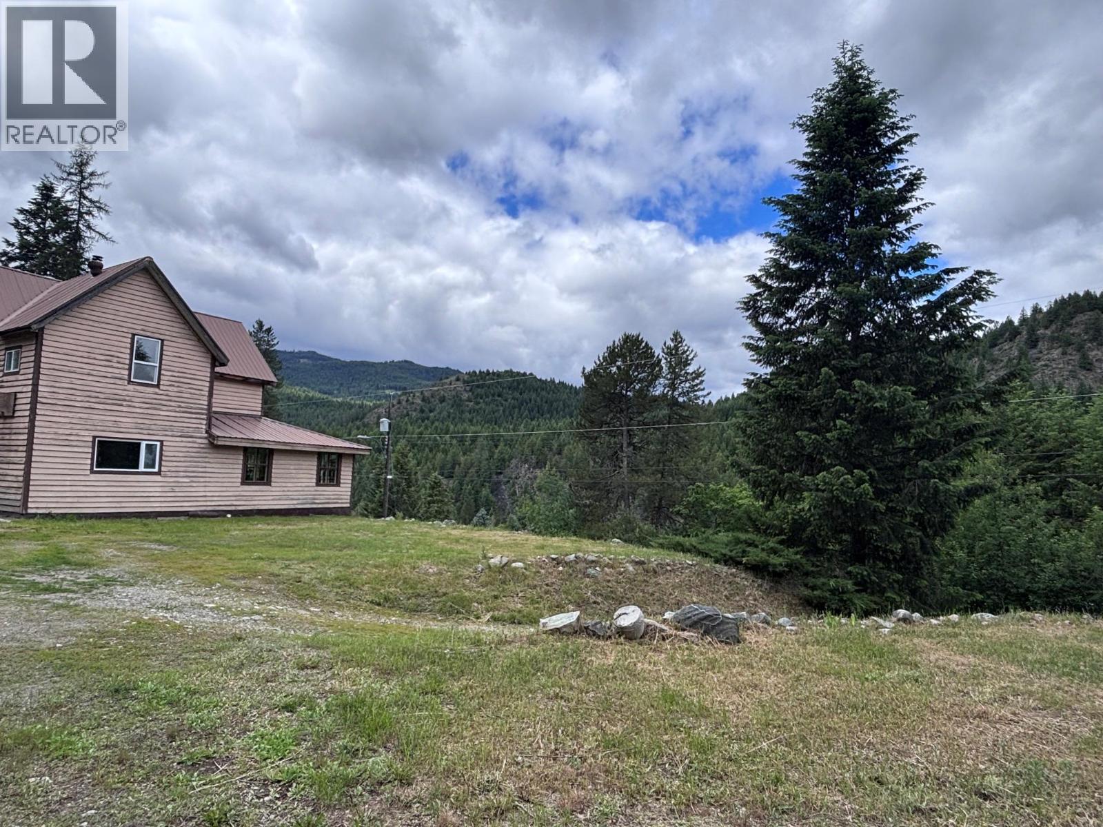456 Long Lake Avenue Property Photo 2