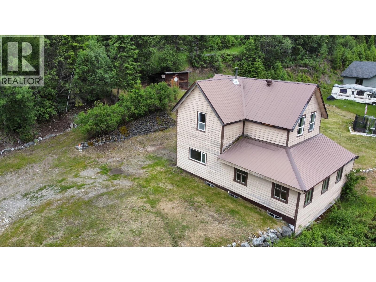 456 Long Lake Avenue Property Photo 4