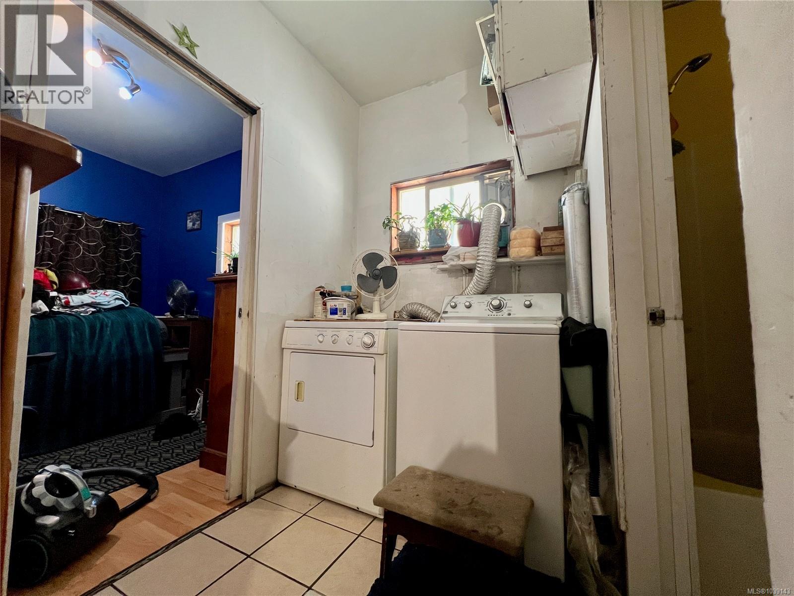 374 Nicol St Property Photo 11