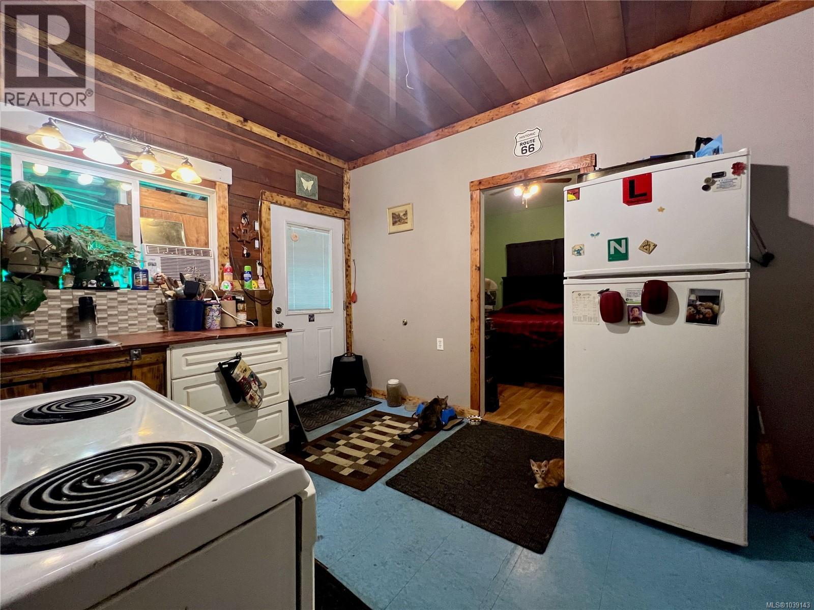 374 Nicol St Property Photo 15
