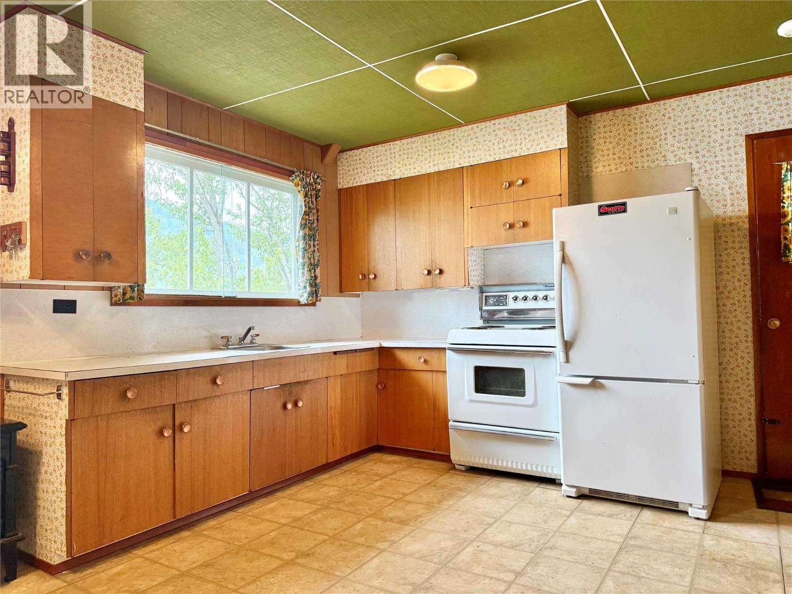 163 Brown Road Property Photo 6