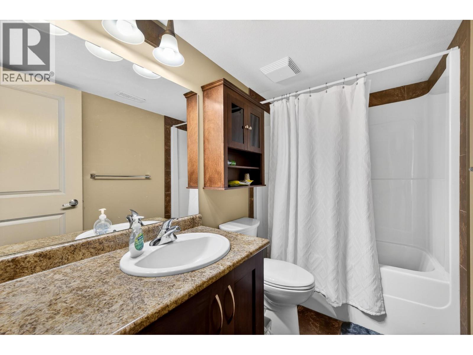 2046 Robson Place Unit# 4 Property Photo 23