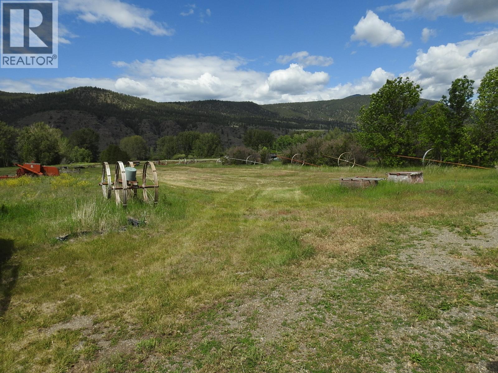 5569 Kamloops-vernon Highway Property Photo 3