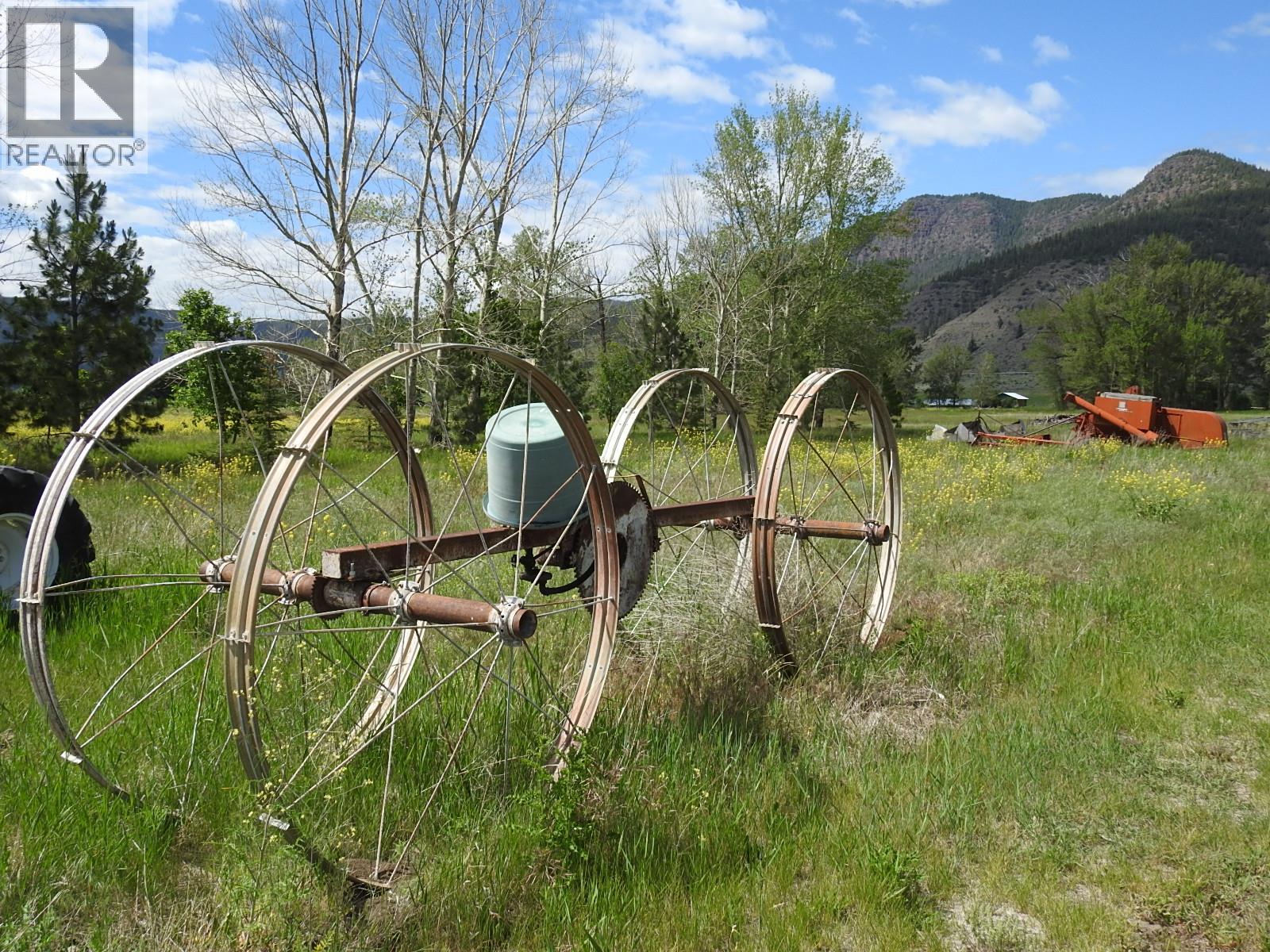 5569 Kamloops-vernon Highway Property Photo 4