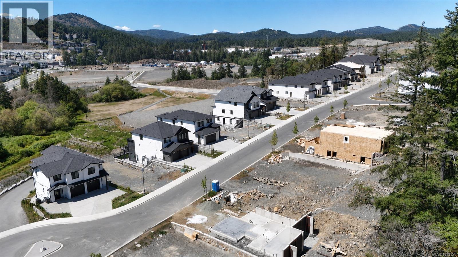 731 Madrona Ridge Property Photo 3