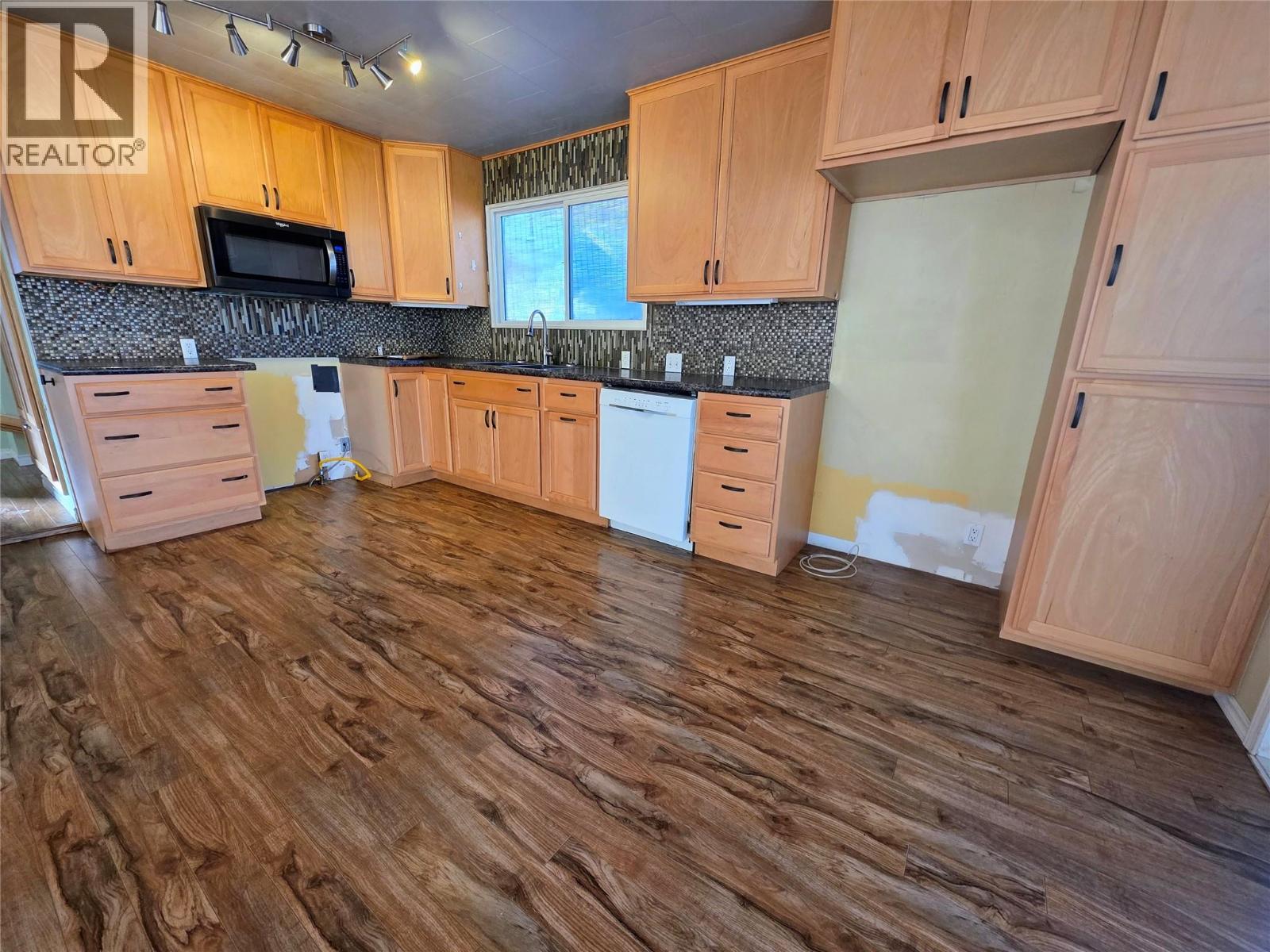 1866 Cole Street Property Photo 3