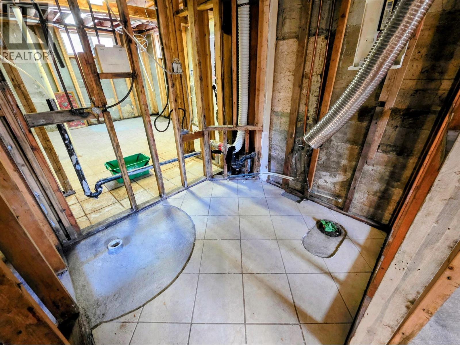 1866 Cole Street Property Photo 14